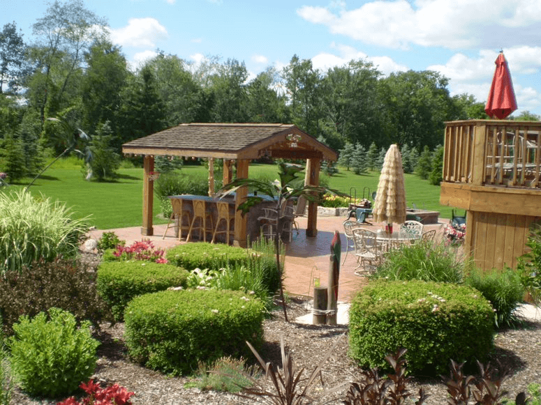10 Landscaping Ideas for Your Deck or Outdoor Living Space in Michigan